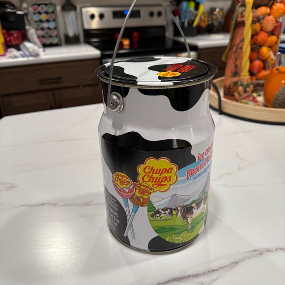 Vintage Chupa Chups Ice Cream Flavored Lollipops Dairy Farm Tin Can Cow/with lid - Picture 1 of 11